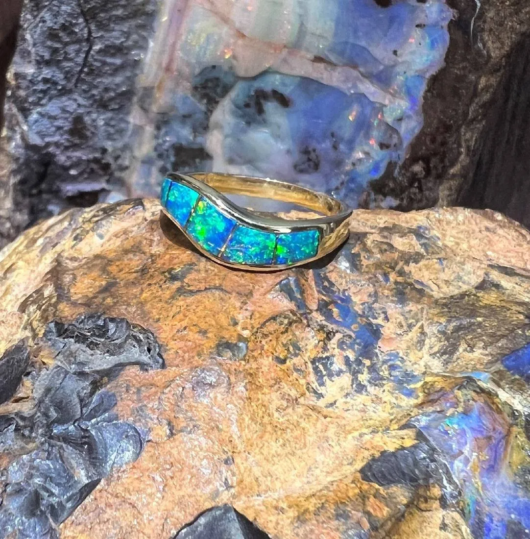 14kt Yellow Gold wave ring set with Opal inlayed