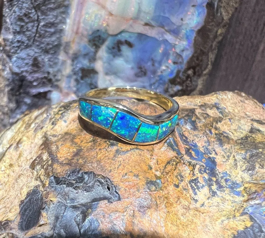 14kt Yellow Gold wave ring set with Opal inlayed