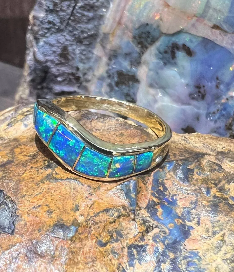 14kt Yellow Gold wave ring set with Opal inlayed