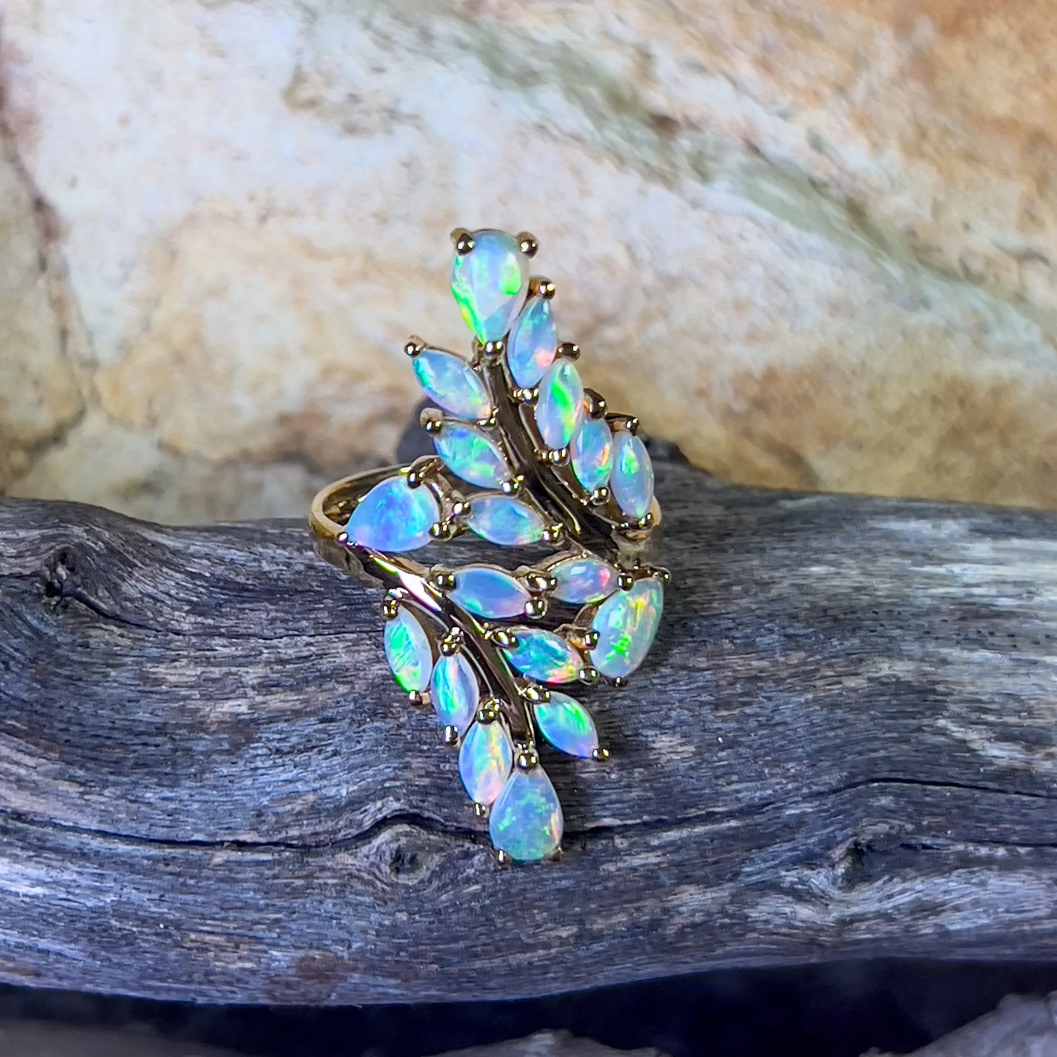 18kt Yellow Gold Crystal Opal leaf motif ring