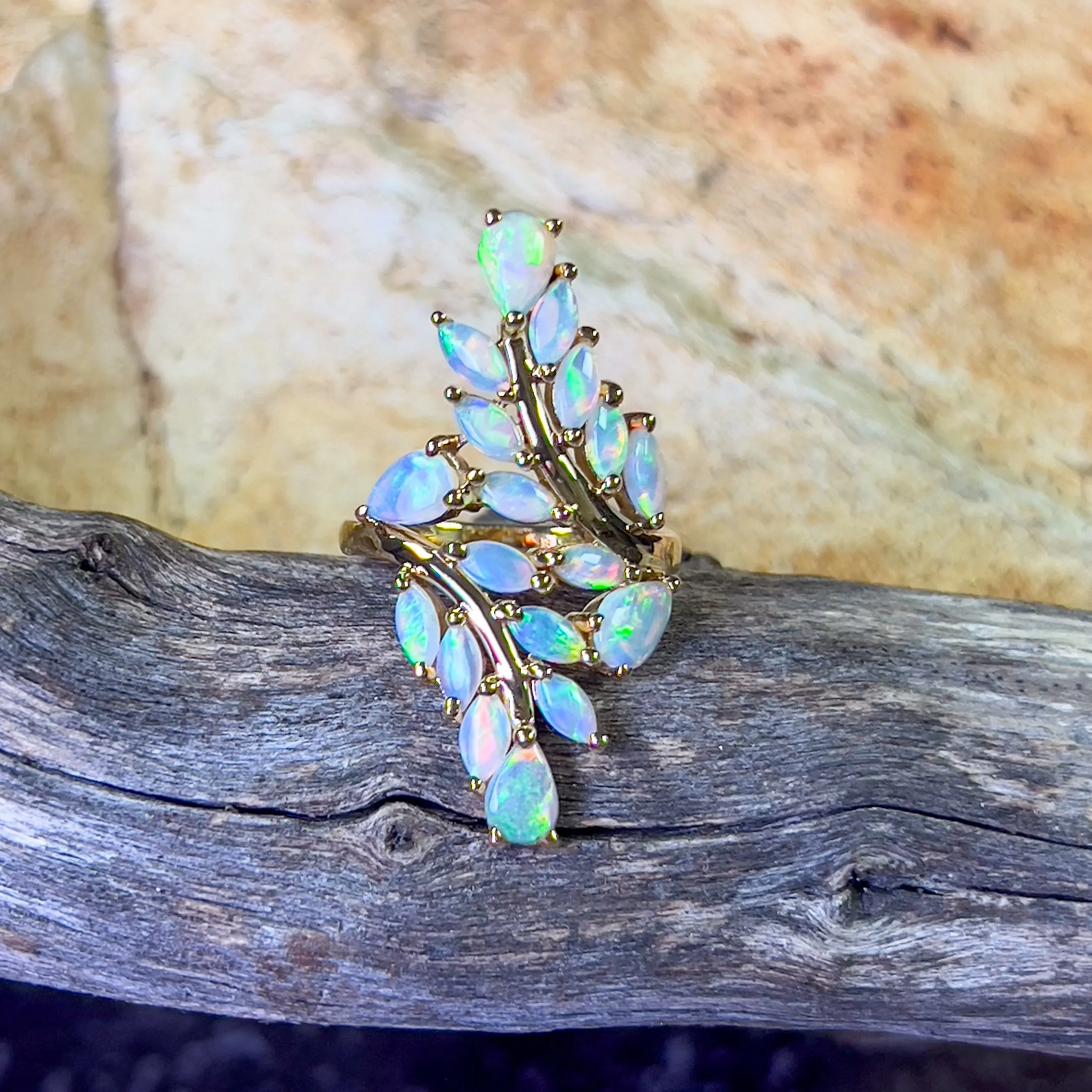 18kt Yellow Gold Crystal Opal leaf motif ring