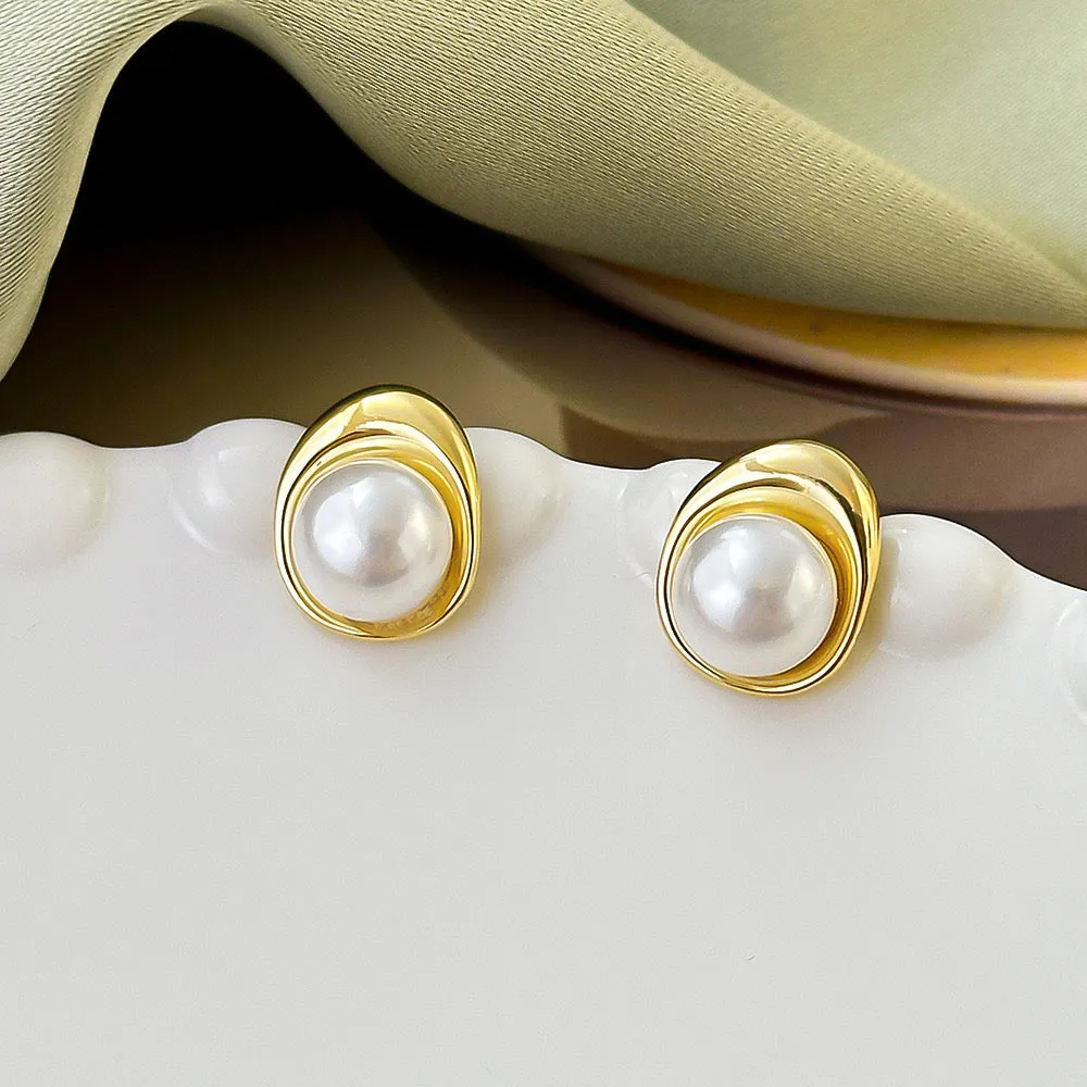 8mm White Freshwater Pearl Studs Earrings - Gold