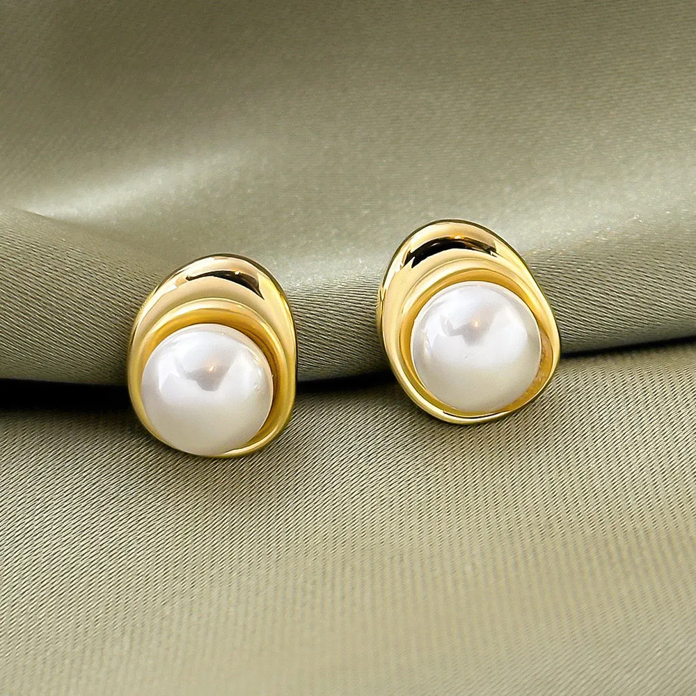 8mm White Freshwater Pearl Studs Earrings - Gold