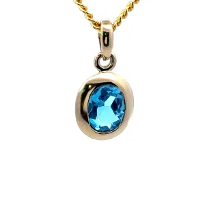 Alluring 9ct Yellow Gold single stone Topaz Pendant