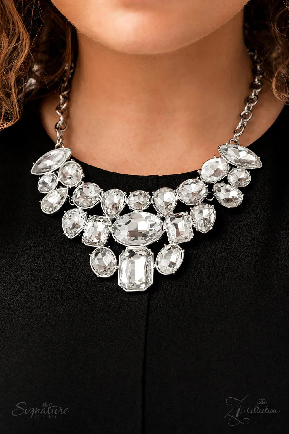 Paparazzi < The Tasha > 2022 Zi Collection Necklace