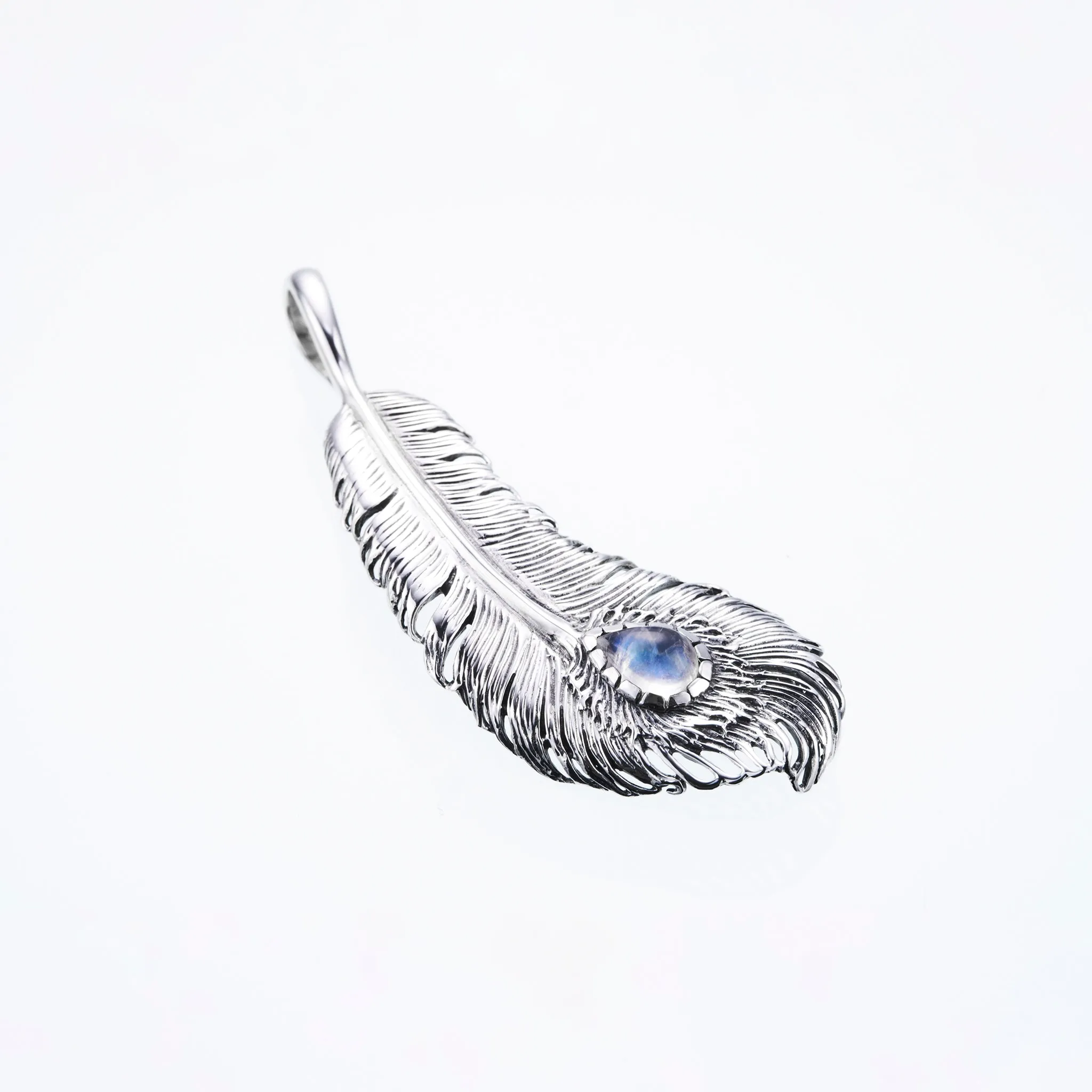 Phoenix Tail Feather : M (Rainbow Moonstone)