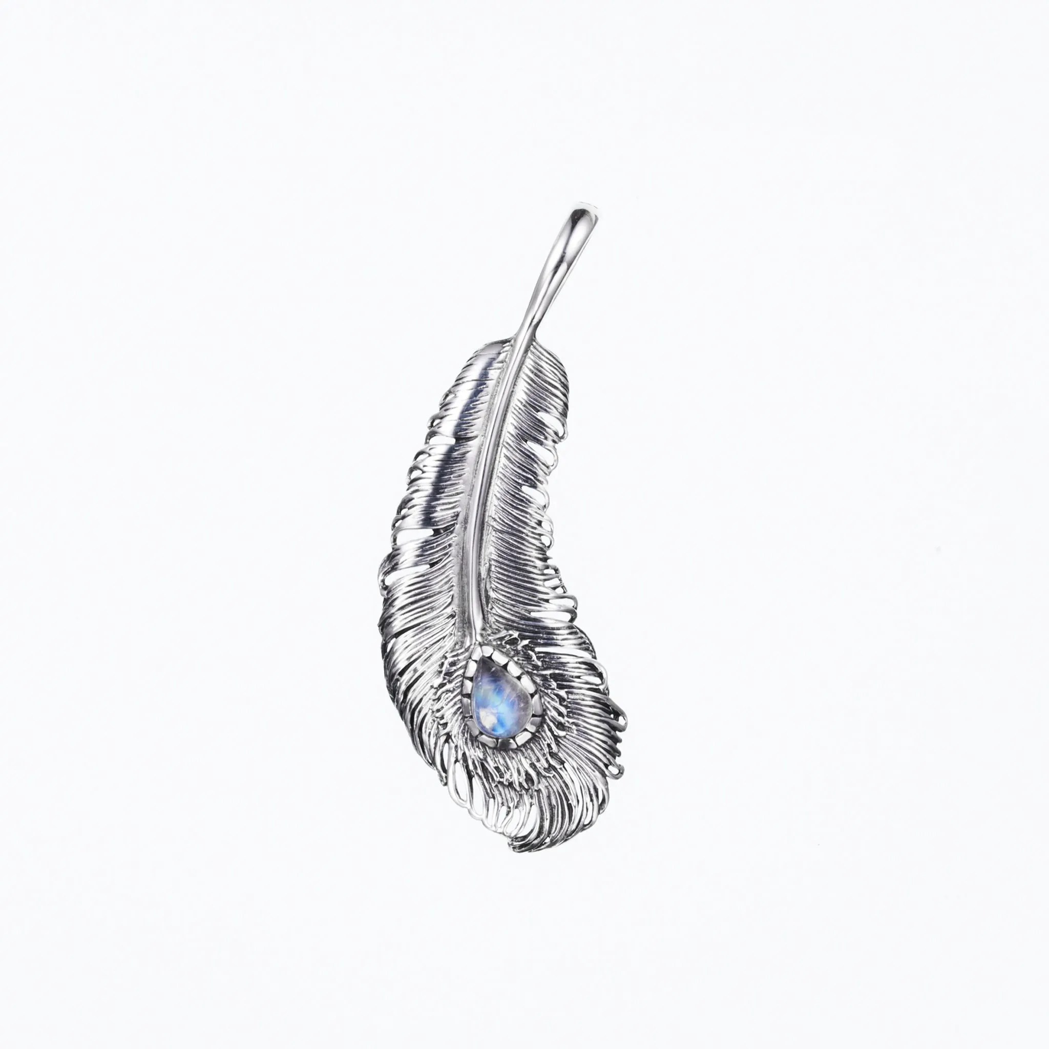 Phoenix Tail Feather : M (Rainbow Moonstone)