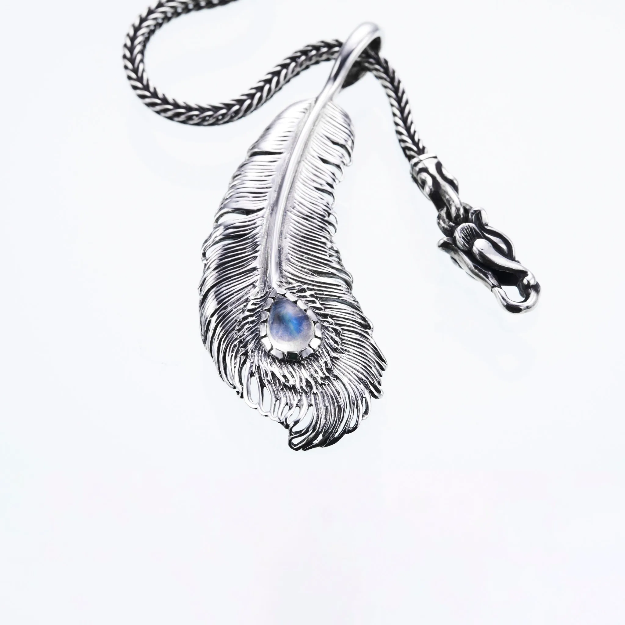 Phoenix Tail Feather : M (Rainbow Moonstone)